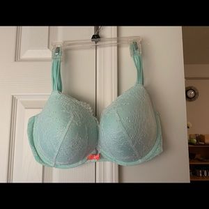 Victoria’s Secret Very Sexy bra 40D